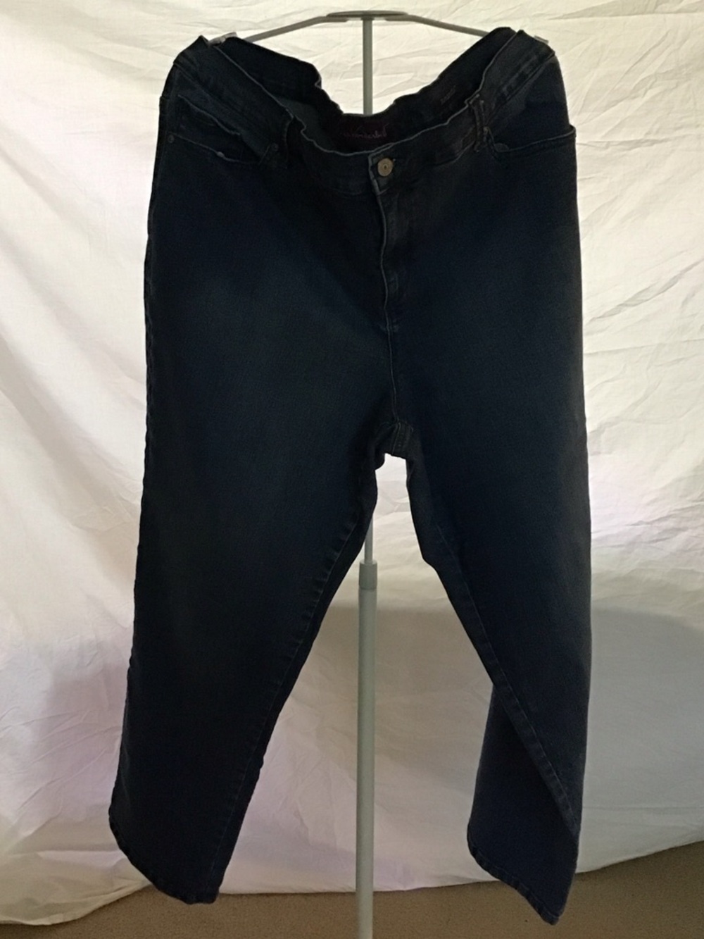 Gloria Vanderbilt Straight Leg Black Jeans